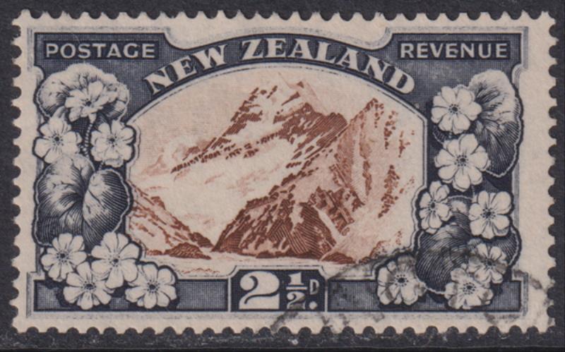 Lot 595 - NEW ZEALAND - Definitives - Mowbray Collectables Postal Stamp Auction #524 Lot 595 - NEW ZEALAND - Definitives - Mowbray Collectables Postal Stamp Auction #524